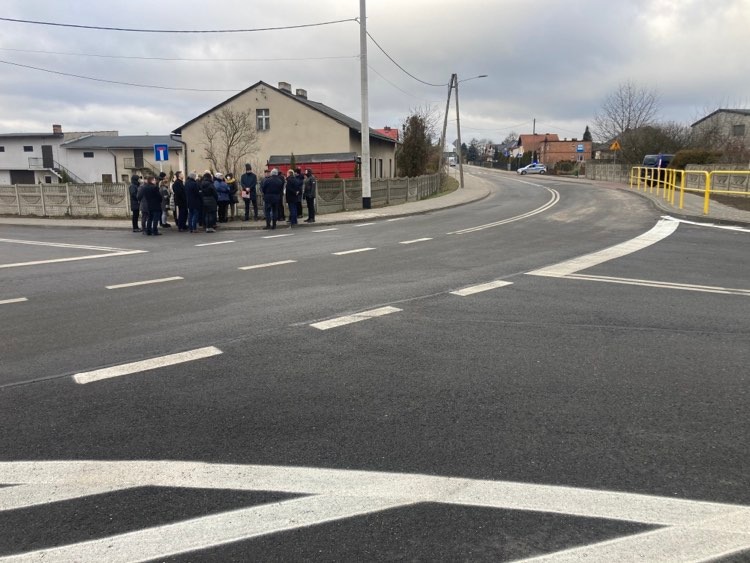 zmodernizowana droga Woźniki Lubsza