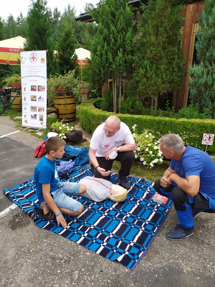 pokaz pierwszej pomocy na fantomach