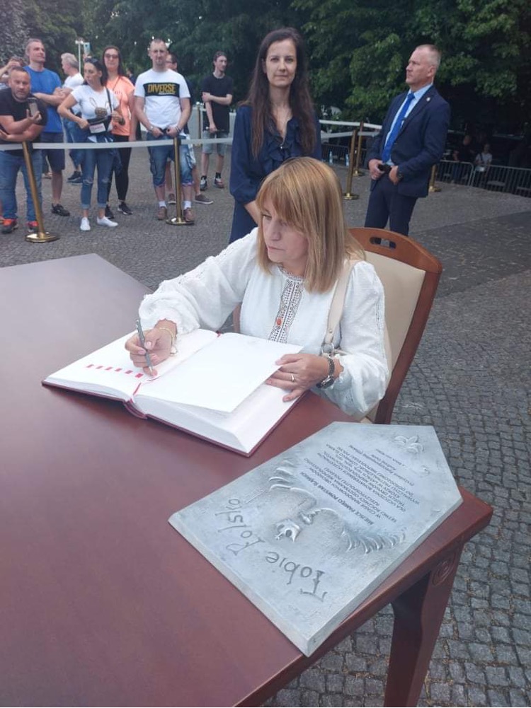 Zastępca burmistrza Woźnik Beata Bacior podczas uroczystości