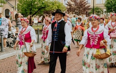 Zdjęcie do Woźnickie dożynkowe świętowanie 