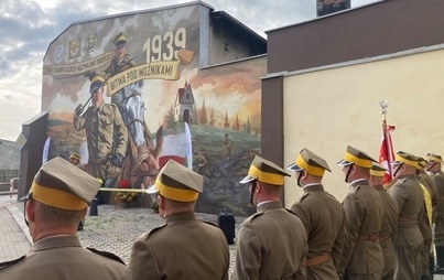 Zdjęcie do Mural upamiętnił bitwę pod Woźnikami
