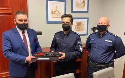 Zdjęcie do Nowoczesny alkomat w rękach woźnickiej policji