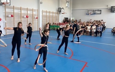 Zdjęcie do Kamienica ma salę gimnastyczną